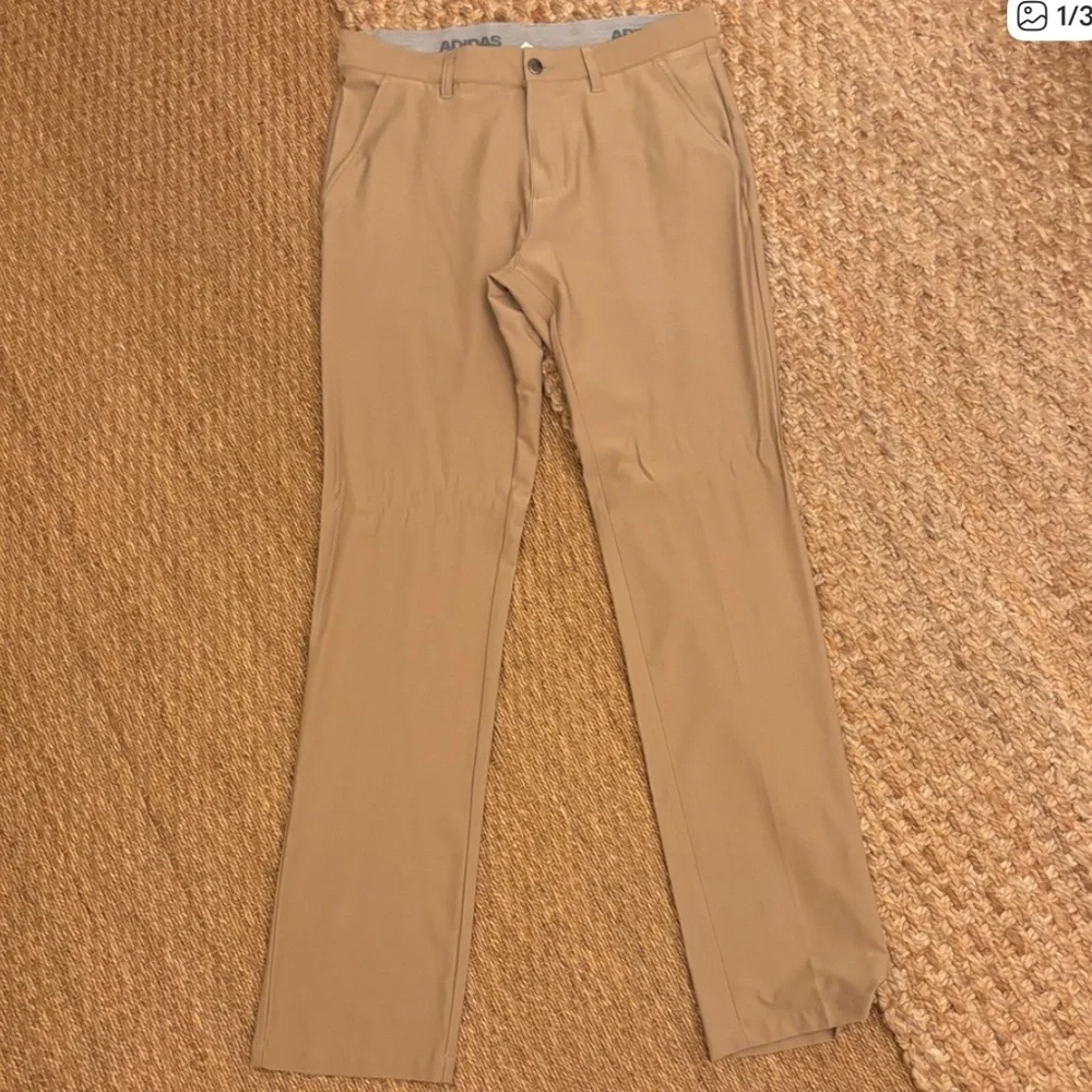 Men’s Adidas Ultimate 365 Tapered Leg Mens Golf pants khaki size 30x34 - Picture 1 of 3